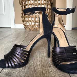 Bcbg MA-DENA size 8 heels, comes with original box